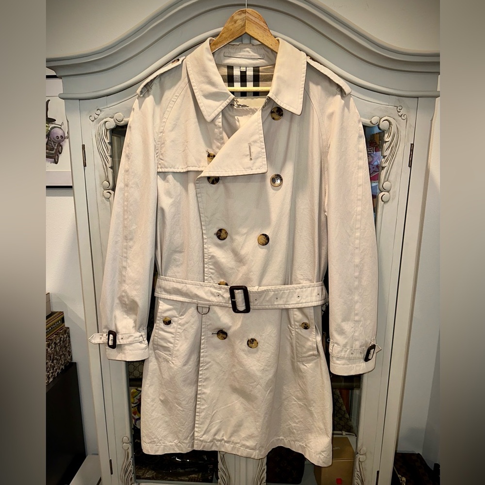 Burberry Kensington Cotton Trenchcoat In Amazing condition- US 14-16